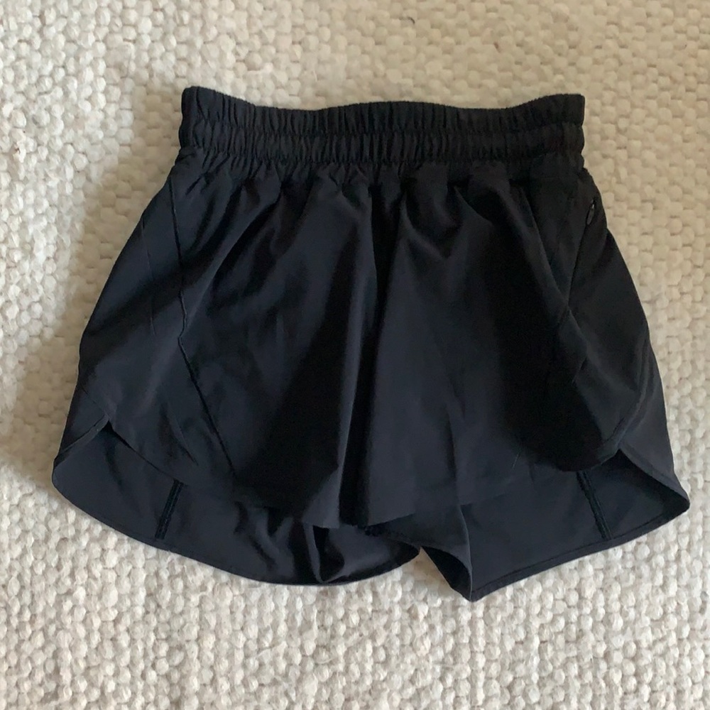 Lululemon track that mid-rise lined short 5”